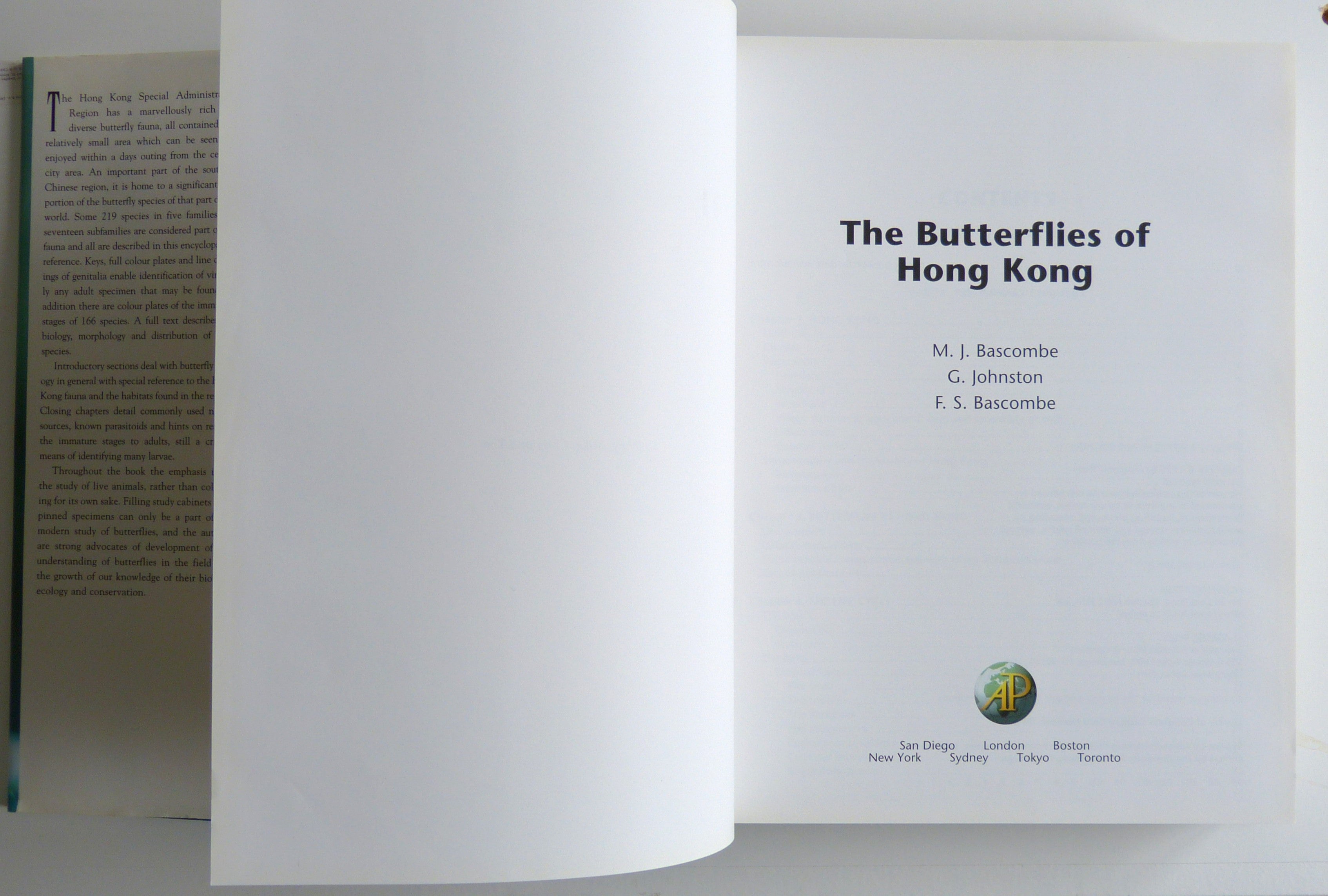 The Butterflies of Hong Kong (Ap Natural World) by Bascomb, Mike; Johnston, Gweneth; Bascombe, Frieda